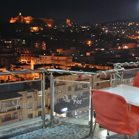 فندق ذا فيرست Gjirokastër المظهر الخارجي الصورة