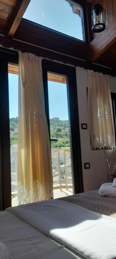 فندق ذا فيرست Gjirokastër المظهر الخارجي الصورة