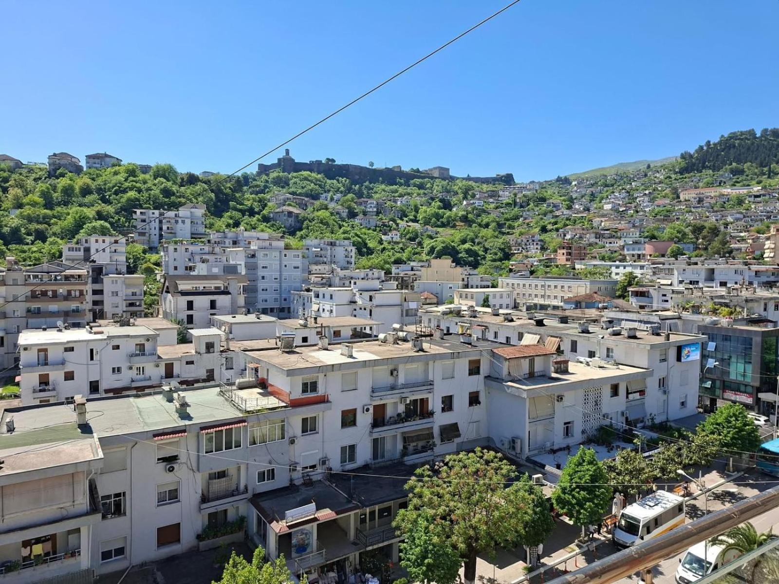 فندق ذا فيرست Gjirokastër المظهر الخارجي الصورة