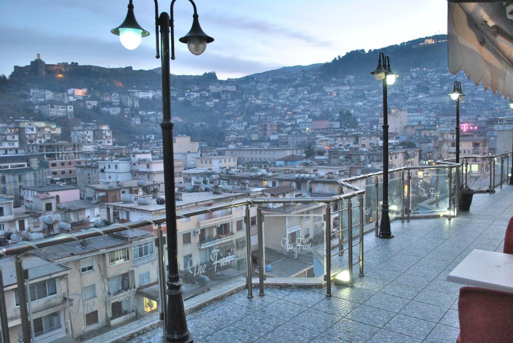 فندق ذا فيرست Gjirokastër المظهر الخارجي الصورة