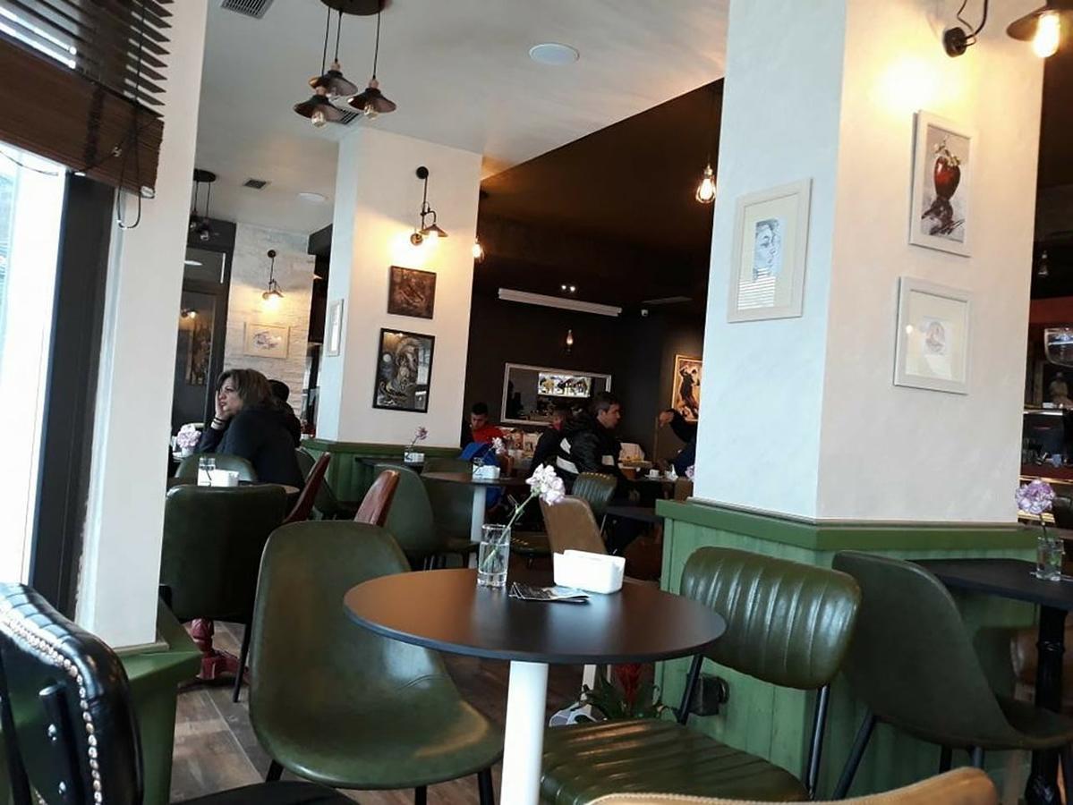 فندق ذا فيرست Gjirokastër المظهر الخارجي الصورة